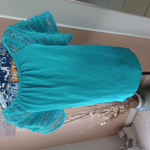 Caribbean Joe Blue Embellished Cropped Blouse Short Sleeves - Picture 2 of 4